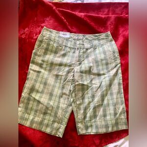 SO Bermuda style shorts